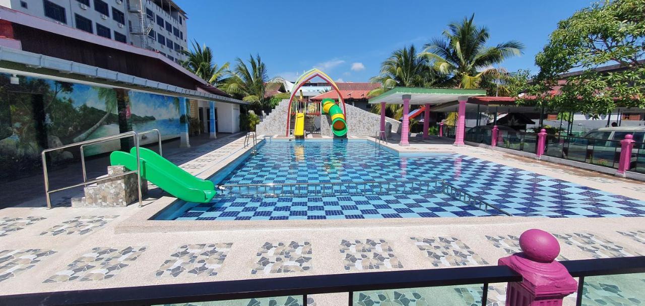 Rasa Senang Villa -Islam Guest Only Pantai Cenang  Bagian luar foto