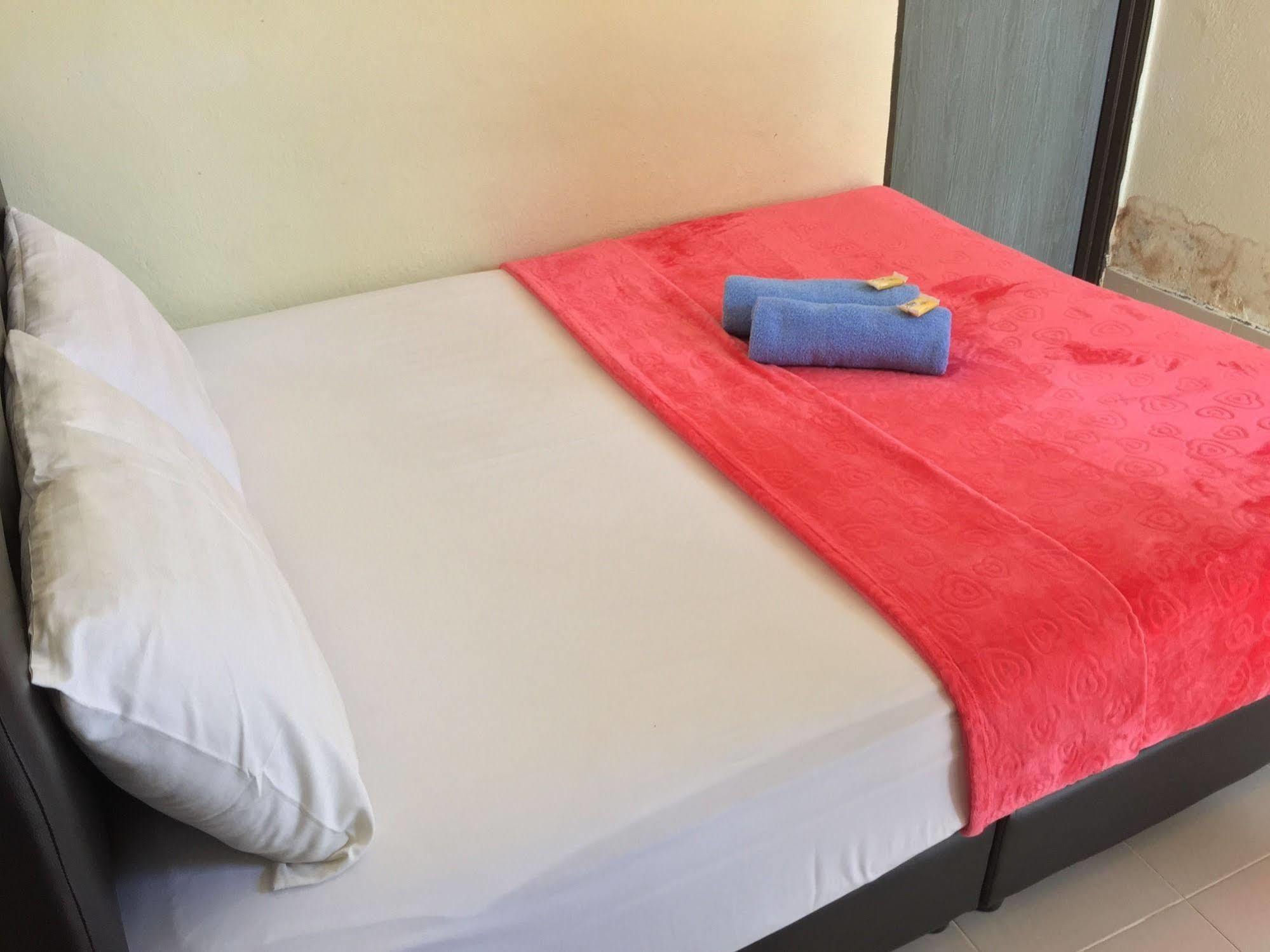 Rasa Senang Villa -Islam Guest Only Pantai Cenang  Bagian luar foto